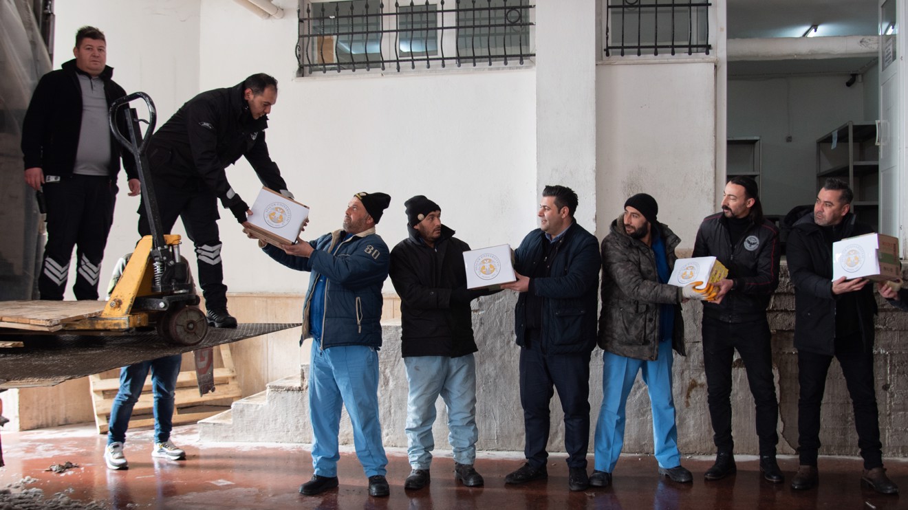 Selçuk Üniversitesinden deprem bölgesine yardım eli